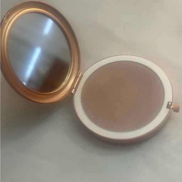 Storybook Cosmetics Hunger Games Revolution Deep Bronze Shimmer Highlighter - Picture 5 of 6